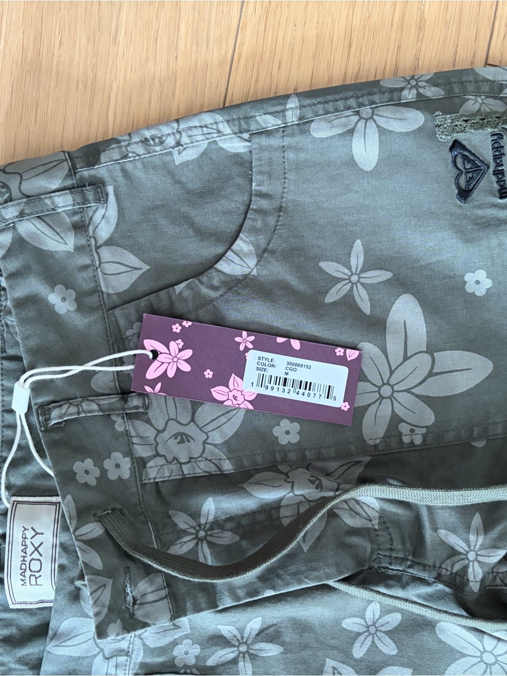 Madhappy Roxy Hibiscus Cargo Pants Floral Camo - Picture 2 of 3
